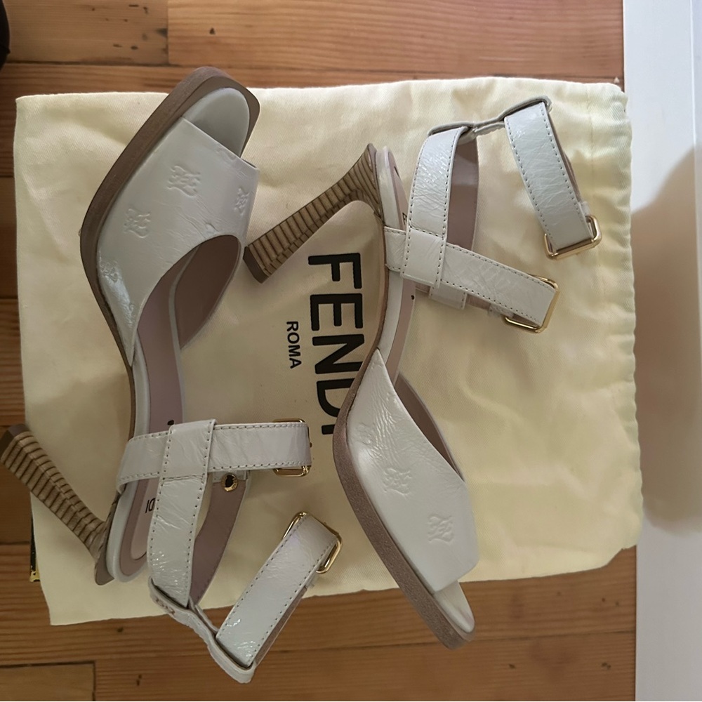 Fendi white patent cork heel - Picture 8 of 9